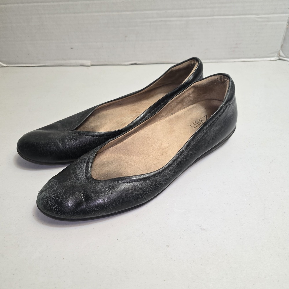 Naturalizer Women Vivienne Flat,‎ Size 9 Black Leather
